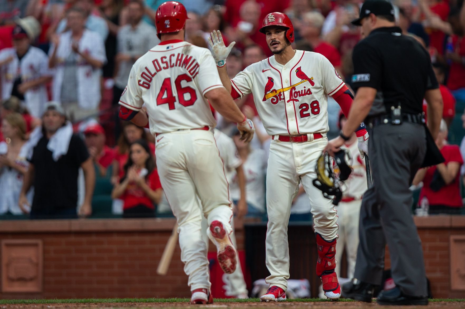 Cardinals try to even up series against Giants